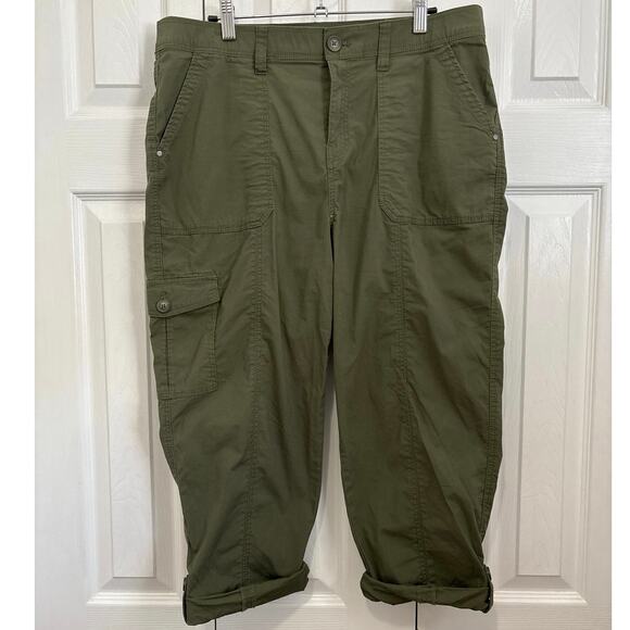 Chicos Army Green Rolled Cuff Cropped Cargo Pants Size 2/12 - Picture 1 of 8